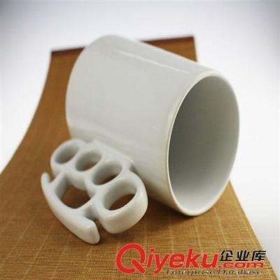 庫存現(xiàn)貨純白色拳擊杯 創(chuàng)意古怪力量拳擊手柄 飲料啤酒陶瓷大杯-廣州錦陶陶瓷實(shí)業(yè)提供庫存現(xiàn)貨純白色拳擊杯 創(chuàng)意古怪力量拳擊手柄 飲料啤酒陶瓷大杯的相關(guān)介紹、產(chǎn)品、服務(wù)、圖片、價(jià)格廣州錦陶陶瓷實(shí)業(yè)、馬克杯;日用陶瓷;玻璃制品;陶瓷工藝品;陶瓷杯;工藝盤;變色杯;煙灰缸;廣告杯;禮品杯;咖啡杯;情侶禮品;廣告杯;陶瓷花紙;創(chuàng)意水杯;實(shí)用禮品;促銷禮品;廣告禮品;商務(wù)禮品;訂制陶瓷杯